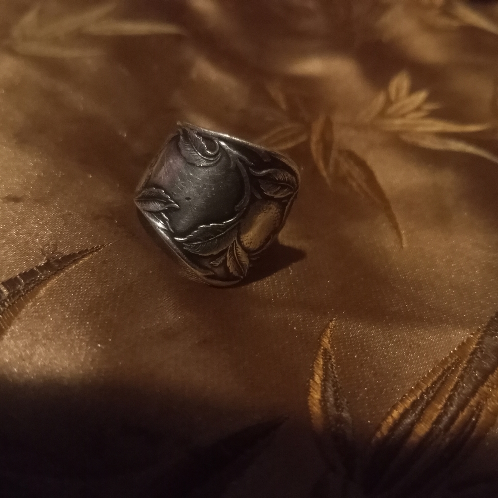 Beautiful handmade spoon ring - Picture 4 of 8